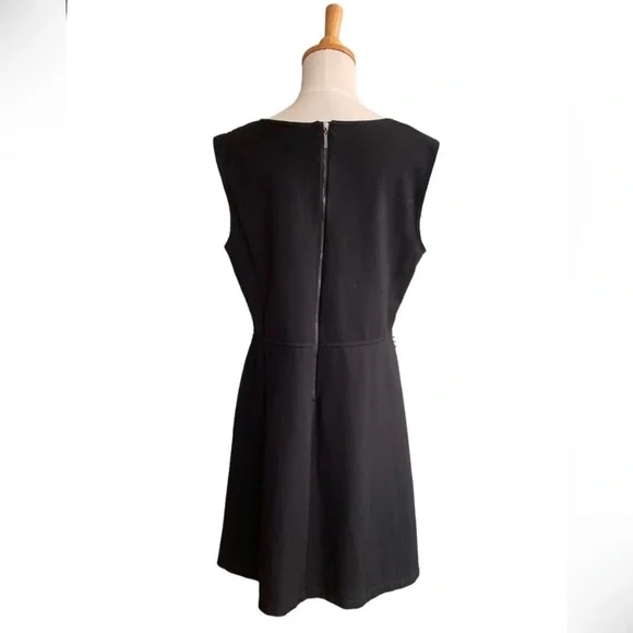 Geo Pattern Dress - Picture 3 of 4